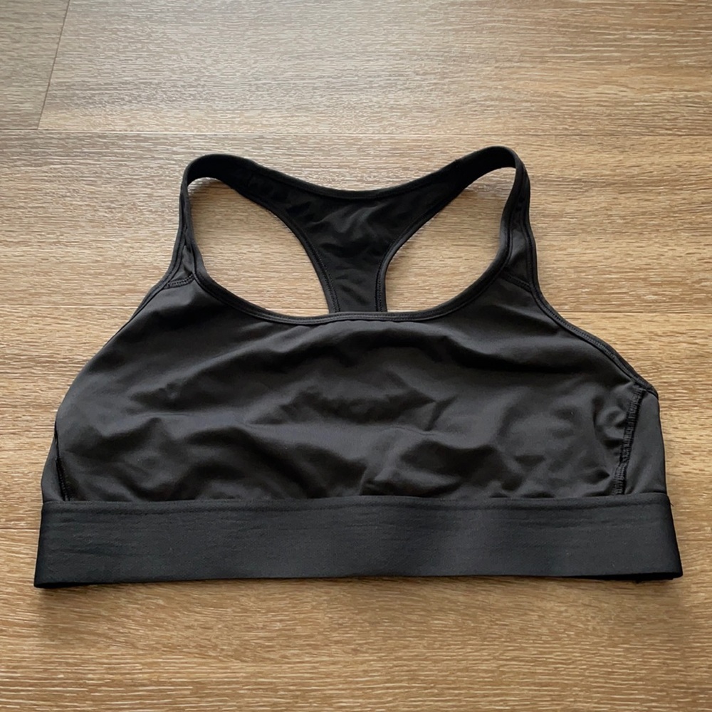 Victoria Sport black sports bra